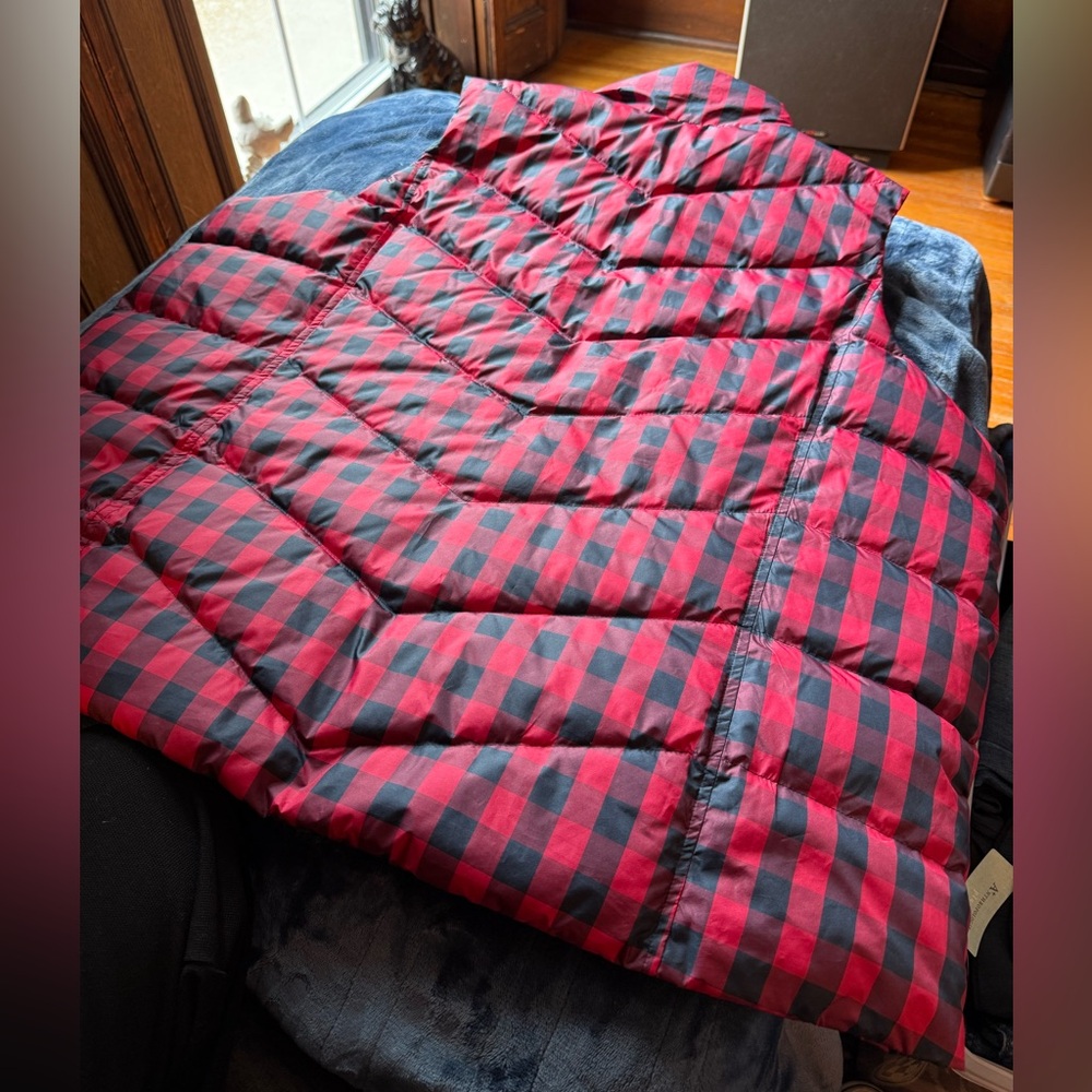Lands' End Red and Black Checkered Puffer Vest - Picture 5 of 12